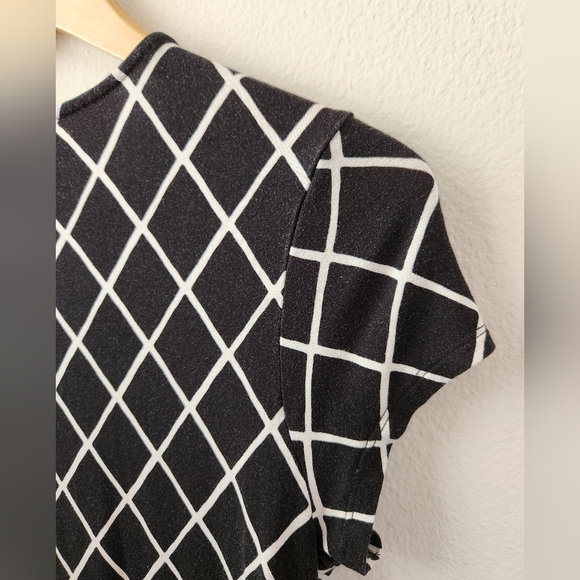 Express Women's Dress Tulip Faux Wrap Stretchy Black White Size Medium - Picture 8 of 10